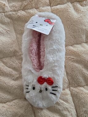 Hello Kitty Plush White Slipper with Pink Lining and Red Bow